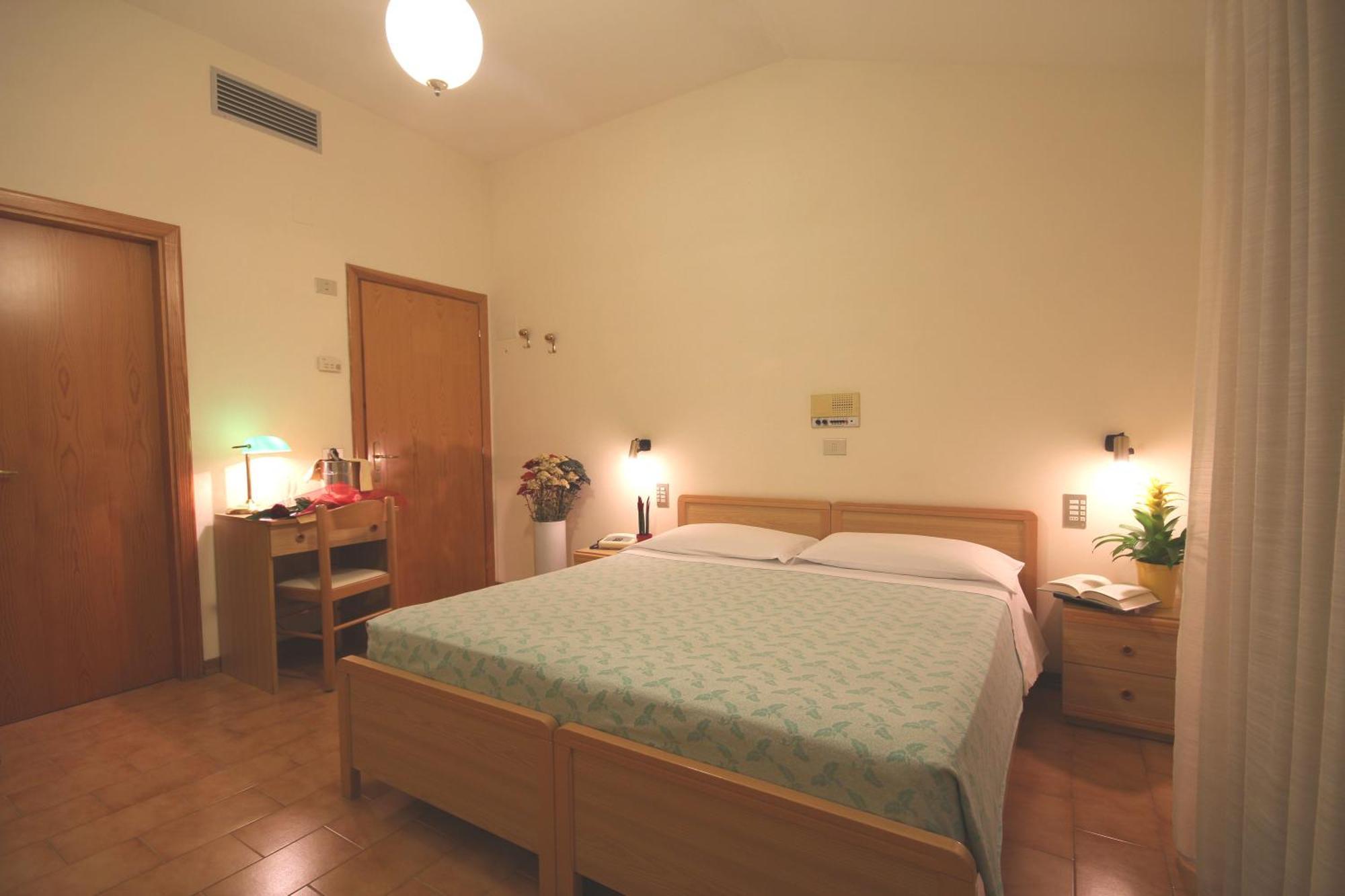 Hotel Villa Luca キアンチャーノ・テルメ 部屋 写真